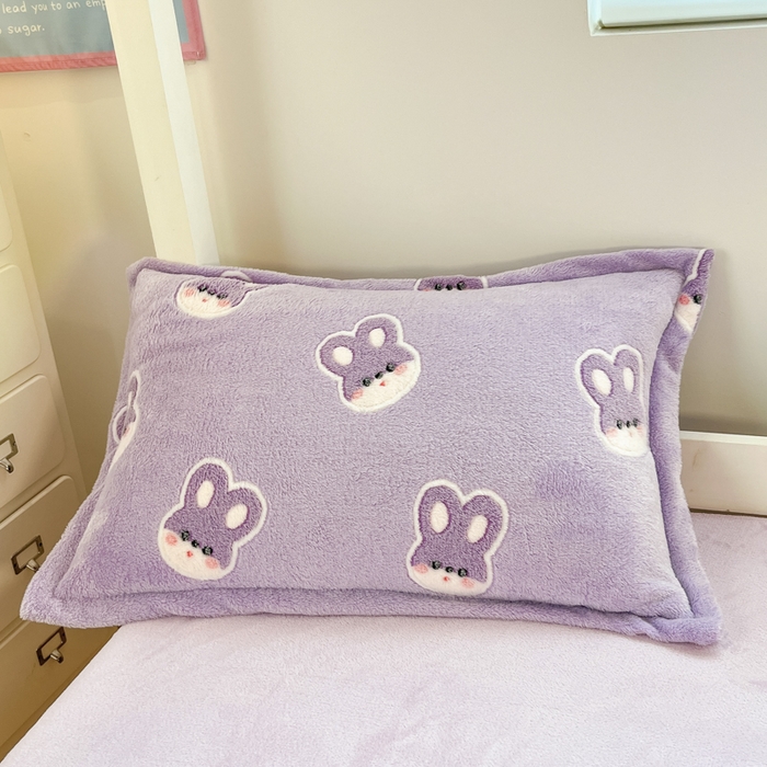 91家纺网 家纺一手货源 找家纺 川悦生活 2025新款立体雪花绒印花四件套学生床系列一场景一 妮娜兔