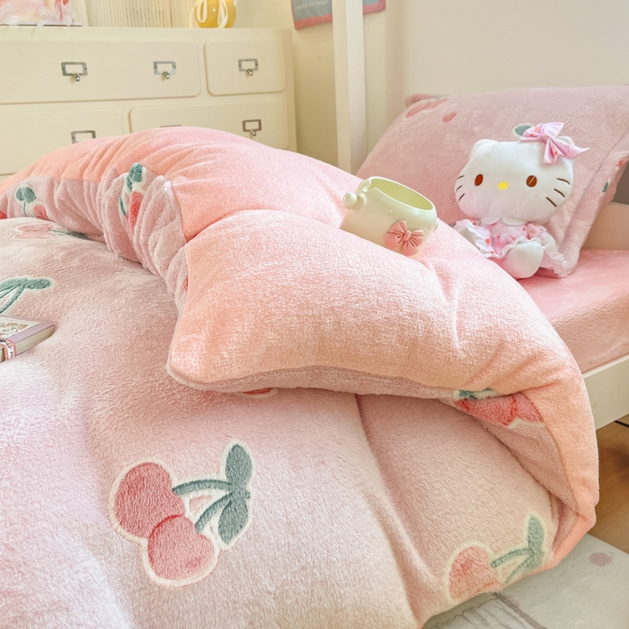 91家纺网 家纺一手货源 找家纺 川悦生活 2025新款立体雪花绒印花四件套学生床系列一场景一 桃心爱语