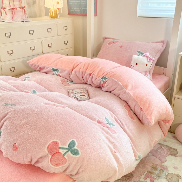 91家纺网 家纺一手货源 找家纺 川悦生活 2025新款立体雪花绒印花四件套学生床系列一场景一 桃心爱语