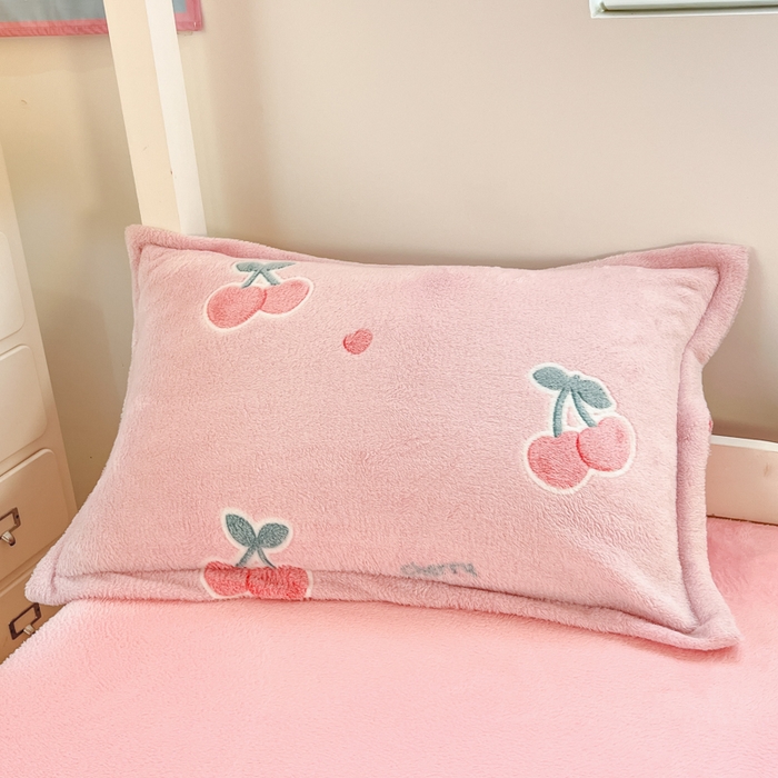 91家纺网 家纺一手货源 找家纺 川悦生活 2025新款立体雪花绒印花四件套学生床系列一场景一 桃心爱语