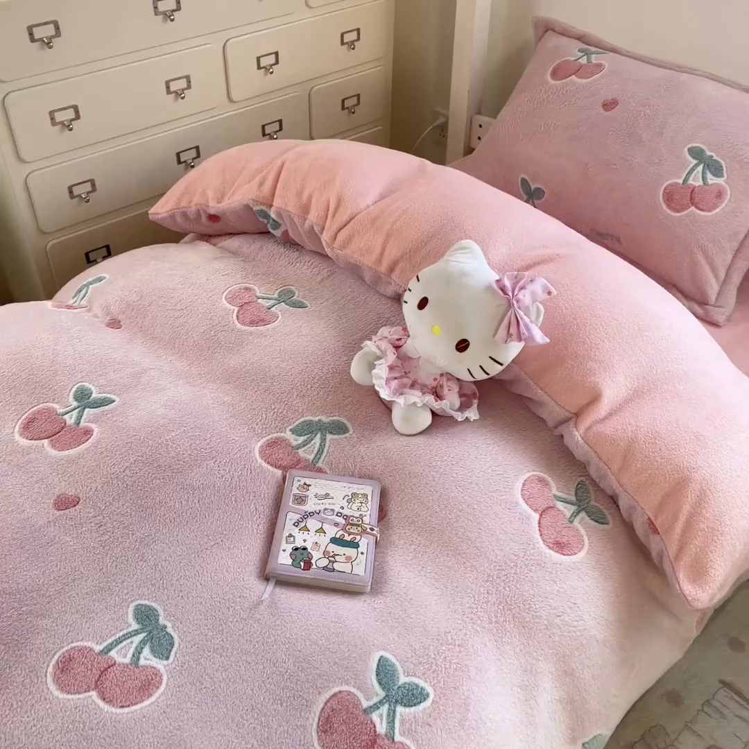 91家纺网 家纺一手货源 找家纺 川悦生活 2025新款立体雪花绒印花四件套学生床系列一场景一 桃心爱语