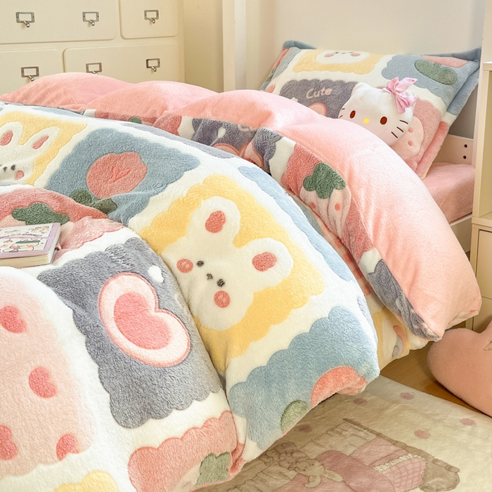 91家纺网 家纺一手货源 找家纺 川悦生活 2025新款立体雪花绒印花四件套学生床系列一场景一 甜蜜日常粉