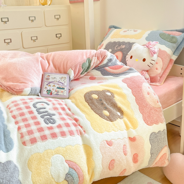 91家纺网 家纺一手货源 找家纺 川悦生活 2025新款立体雪花绒印花四件套学生床系列一场景一 甜蜜日常粉