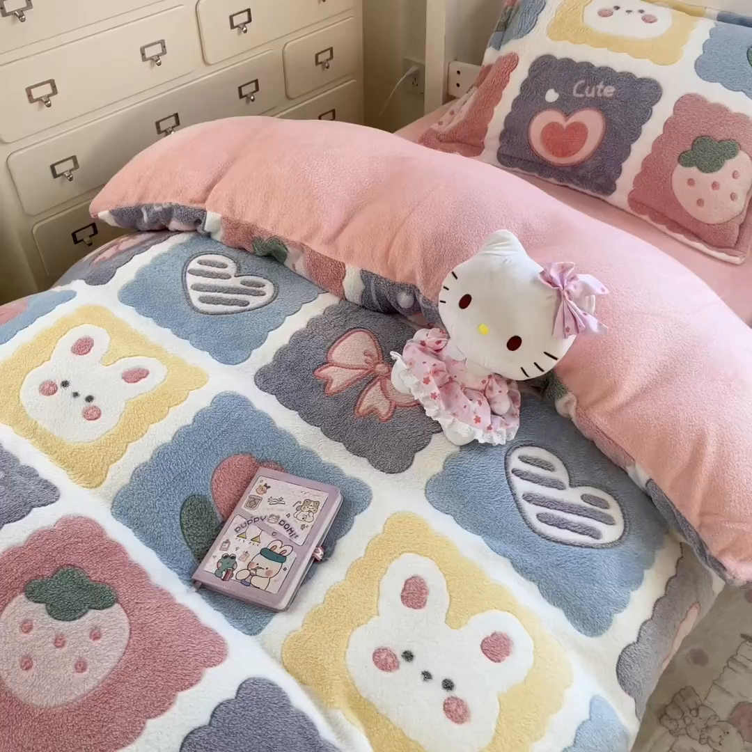 91家纺网 家纺一手货源 找家纺 川悦生活 2025新款立体雪花绒印花四件套学生床系列一场景一 甜蜜日常粉