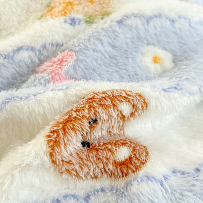 91家纺网 家纺一手货源 找家纺 川悦生活 2025新款立体雪花绒印花四件套学生床系列一场景一 小熊花园