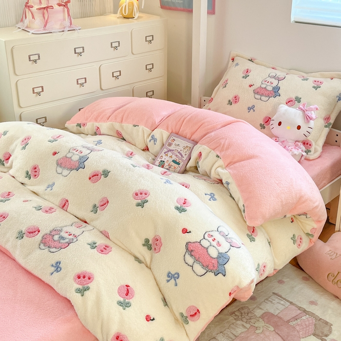 91家纺网 家纺一手货源 找家纺 川悦生活 2025新款立体雪花绒印花四件套学生床系列一场景一 郁金奶兔