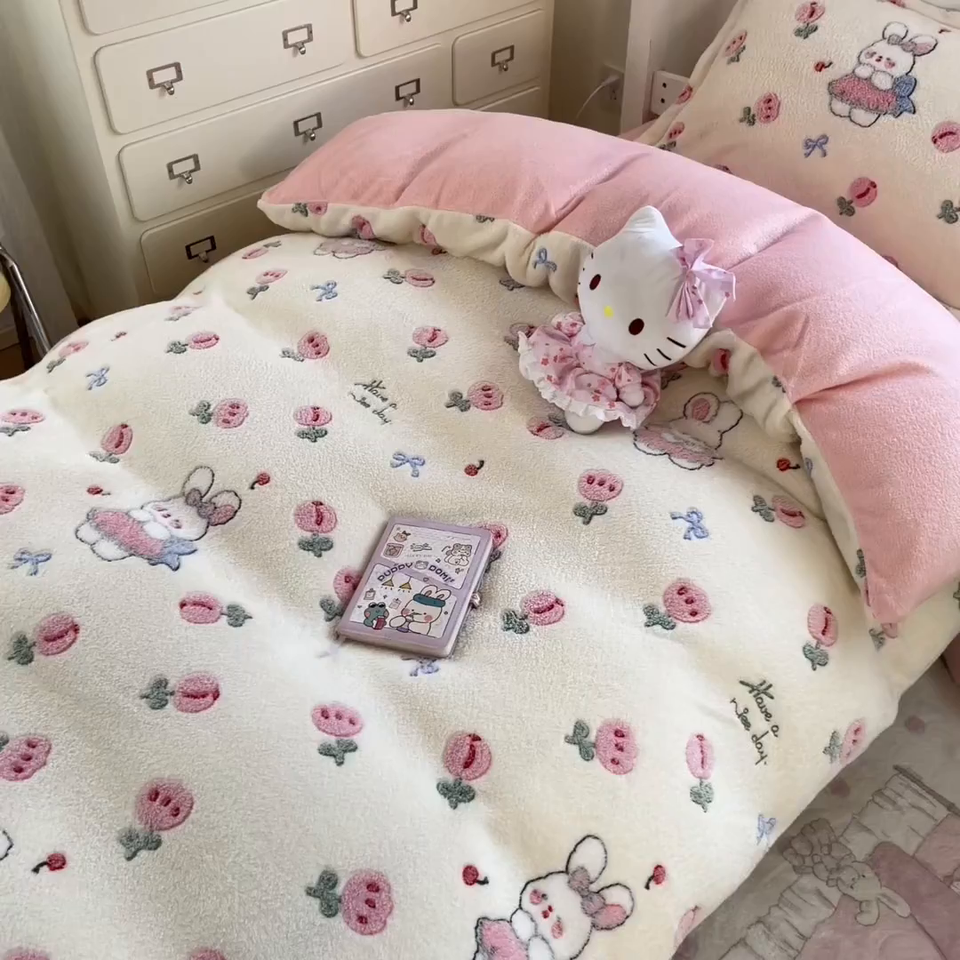 91家纺网 家纺一手货源 找家纺 川悦生活 2025新款立体雪花绒印花四件套学生床系列一场景一 郁金奶兔