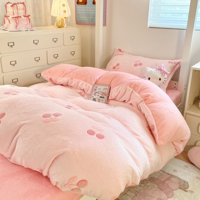 91家纺网 家纺一手货源 找家纺 川悦生活 2025新款立体雪花绒印花四件套学生床系列一场景一 ins樱桃