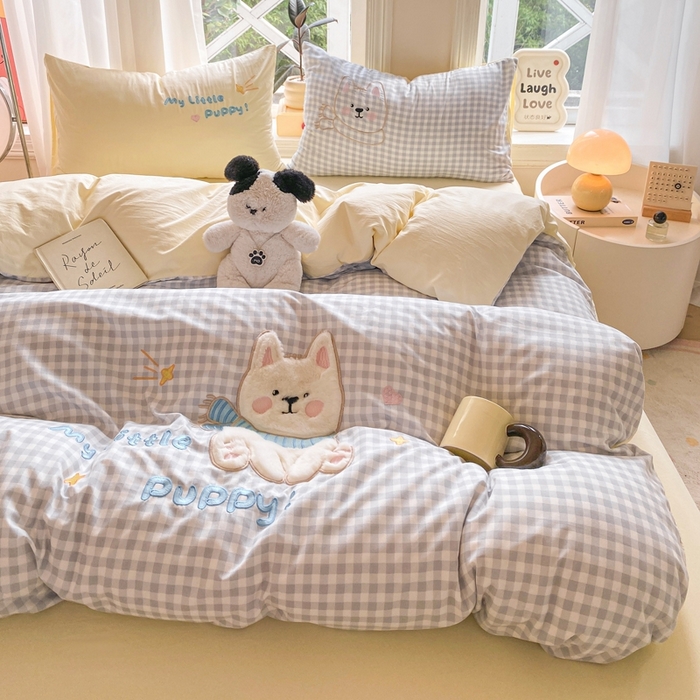 91家纺网 家纺一手货源 找家纺 雨帆家纺 2025新款可爱卡通水洗棉贴布绣四件套 蓝格西高地