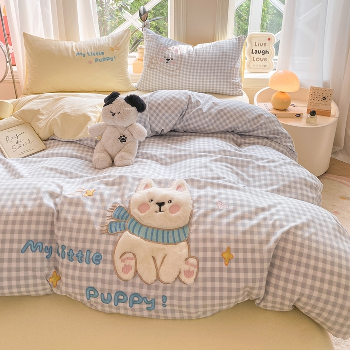 91家纺网 家纺一手货源 找家纺 雨帆家纺 2025新款可爱卡通水洗棉贴布绣四件套 蓝格西高地