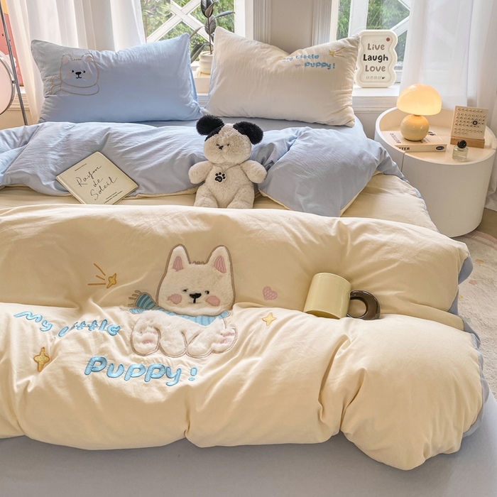 91家纺网 家纺一手货源 找家纺 雨帆家纺 2025新款可爱卡通水洗棉贴布绣四件套 奶油蓝西高地