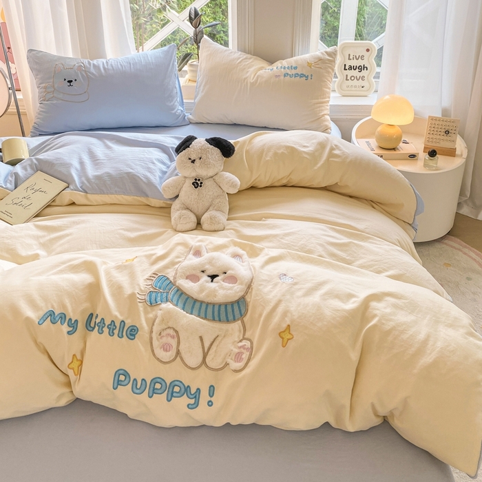 91家纺网 家纺一手货源 找家纺 雨帆家纺 2025新款可爱卡通水洗棉贴布绣四件套 奶油蓝西高地