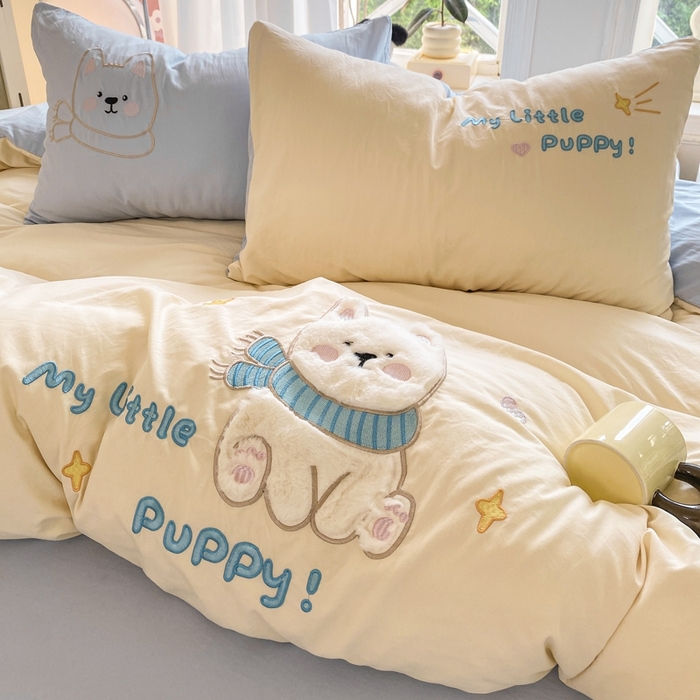 91家纺网 家纺一手货源 找家纺 雨帆家纺 2025新款可爱卡通水洗棉贴布绣四件套 奶油蓝西高地