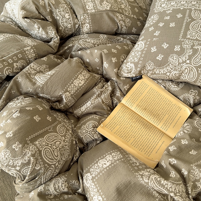 91家纺网 家纺一手货源 找家纺 竹合家纺 2025秋冬新品爆款加厚高克重复古风皱皱印花四件套奥利维亚