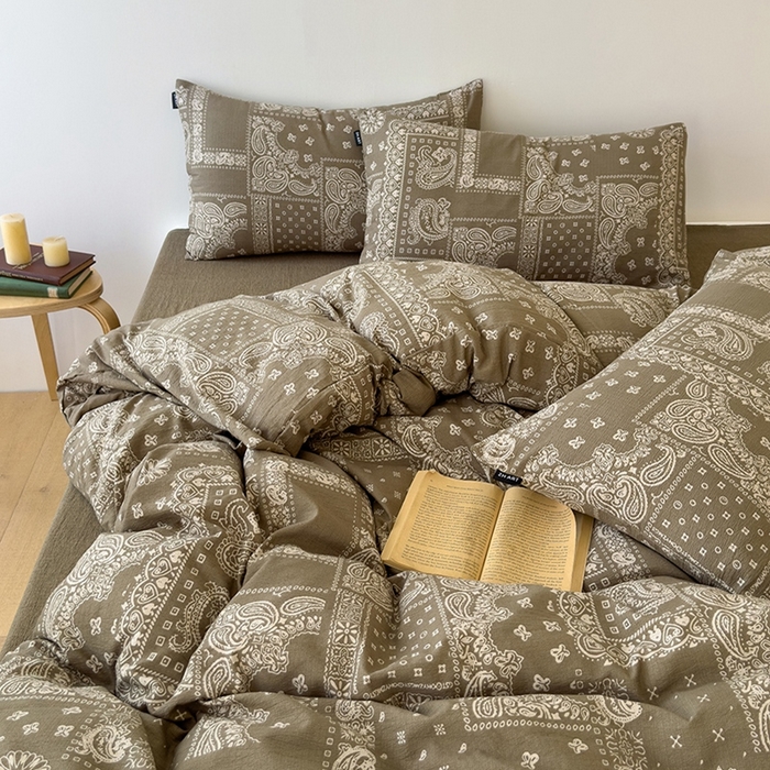 91家纺网 家纺一手货源 找家纺 竹合家纺 2025秋冬新品爆款加厚高克重复古风皱皱印花四件套奥利维亚