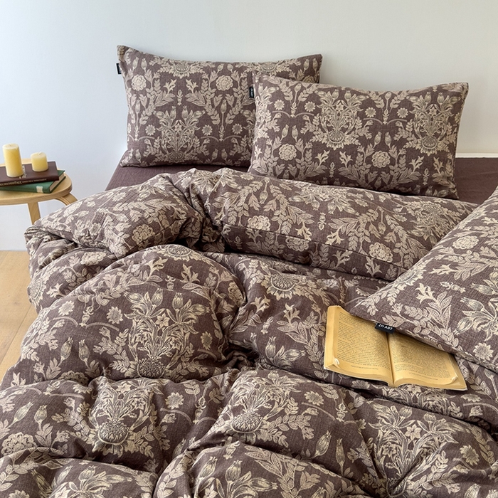 91家纺网 家纺一手货源 找家纺 竹合家纺 2025秋冬新品爆款加厚高克重复古风皱皱印花四件套典雅