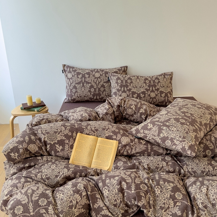 91家纺网 家纺一手货源 找家纺 竹合家纺 2025秋冬新品爆款加厚高克重复古风皱皱印花四件套典雅