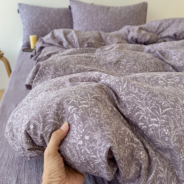 91家纺网 家纺一手货源 找家纺 竹合家纺 2025秋冬新品爆款加厚高克重复古风皱皱印花四件套米兰紫