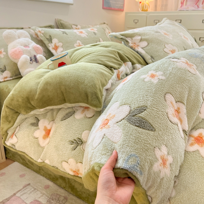 91家纺网 家纺一手货源 找家纺 川悦生活 2025新款立体雪花绒印花大床四件套系列一场景一 奶芙小花