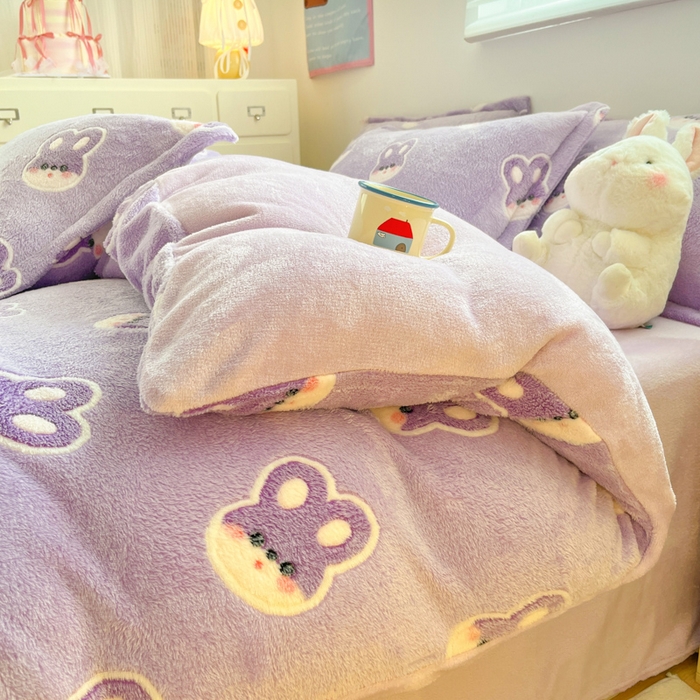 91家纺网 家纺一手货源 找家纺 川悦生活 2025新款立体雪花绒印花大床四件套系列一场景一 妮娜兔