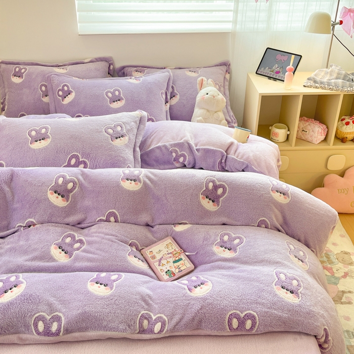 91家纺网 家纺一手货源 找家纺 川悦生活 2025新款立体雪花绒印花大床四件套系列一场景一 妮娜兔