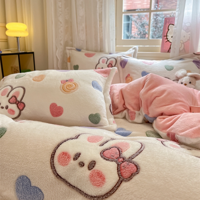 91家纺网 家纺一手货源 找家纺 川悦生活 2025新款立体雪花绒印花大床四件套系列一场景一 泡芙小兔