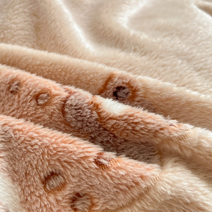 91家纺网 家纺一手货源 找家纺 川悦生活 2025新款立体雪花绒印花大床四件套系列一场景一 巧克力熊