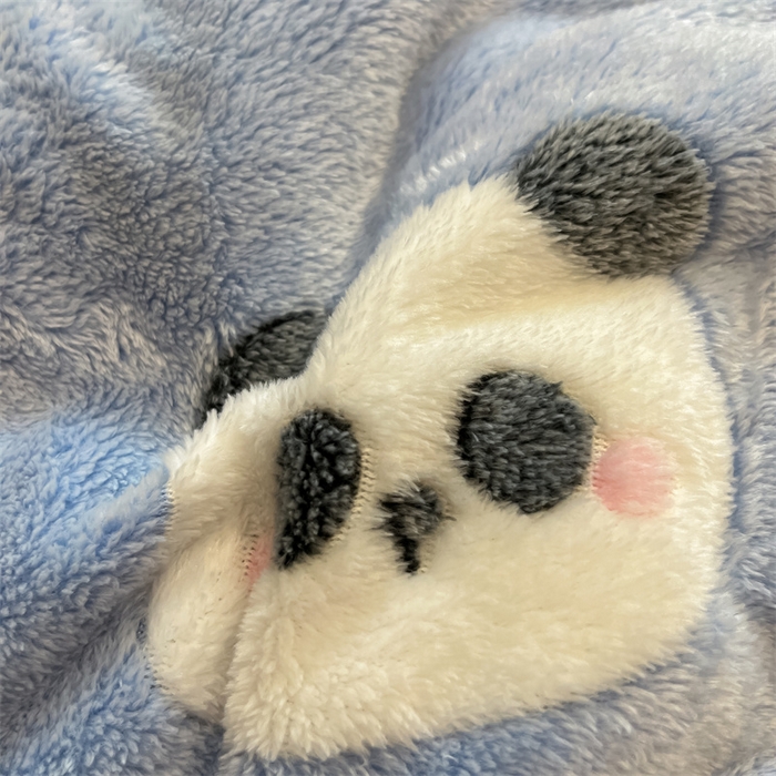 91家纺网 家纺一手货源 找家纺 川悦生活 2025新款立体雪花绒印花大床四件套系列一场景一 塔丽小熊猫