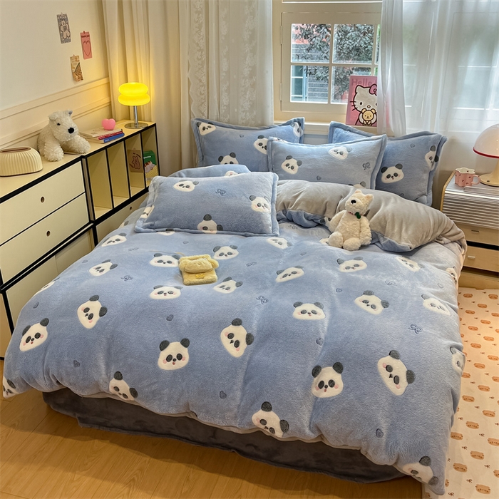 91家纺网 家纺一手货源 找家纺 川悦生活 2025新款立体雪花绒印花大床四件套系列一场景一 塔丽小熊猫