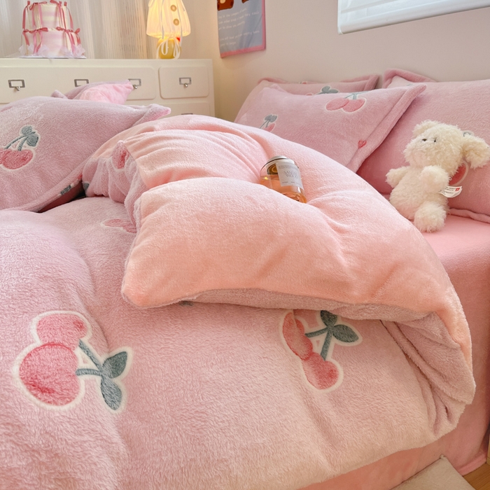 91家纺网 家纺一手货源 找家纺 川悦生活 2025新款立体雪花绒印花大床四件套系列一场景一 桃心爱语