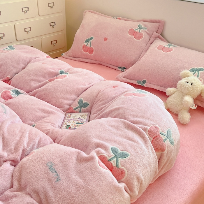 91家纺网 家纺一手货源 找家纺 川悦生活 2025新款立体雪花绒印花大床四件套系列一场景一 桃心爱语