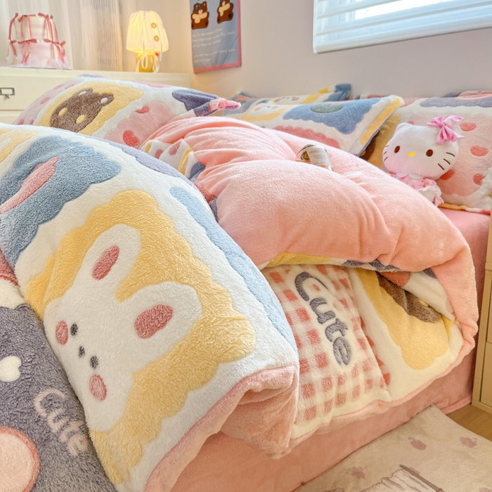 91家纺网 家纺一手货源 找家纺 川悦生活 2025新款立体雪花绒印花大床四件套系列一场景一 甜蜜日常粉