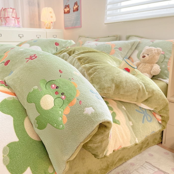 91家纺网 家纺一手货源 找家纺 川悦生活 2025新款立体雪花绒印花大床四件套系列一场景一 甜系龙龙