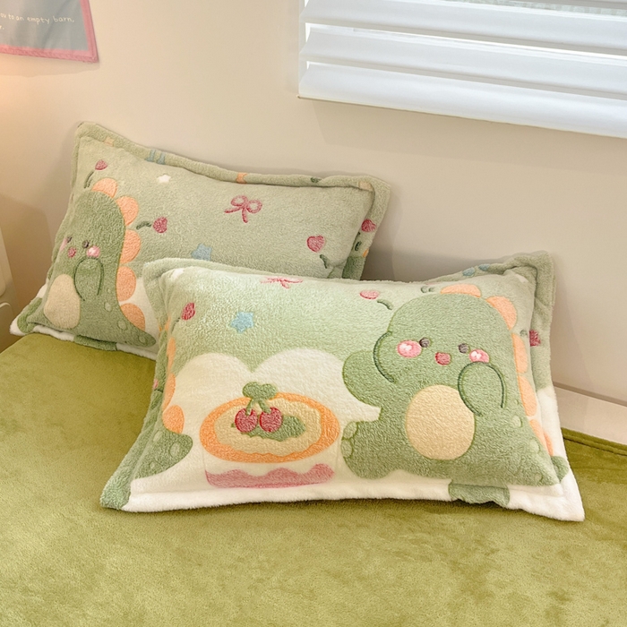 91家纺网 家纺一手货源 找家纺 川悦生活 2025新款立体雪花绒印花大床四件套系列一场景一 甜系龙龙