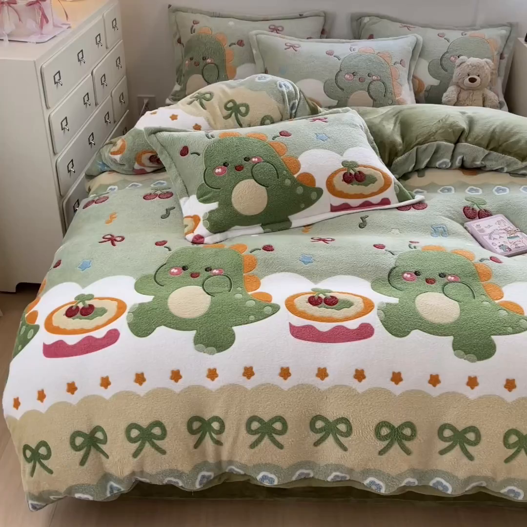 91家纺网 家纺一手货源 找家纺 川悦生活 2025新款立体雪花绒印花大床四件套系列一场景一 甜系龙龙