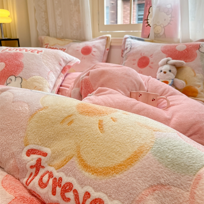 91家纺网 家纺一手货源 找家纺 川悦生活 2025新款立体雪花绒印花大床四件套系列一场景一 甜心花田