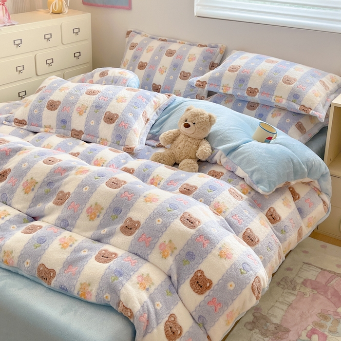 91家纺网 家纺一手货源 找家纺 川悦生活 2025新款立体雪花绒印花大床四件套系列一场景一 小熊花园