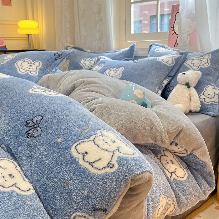 91家纺网 家纺一手货源 找家纺 川悦生活 2025新款立体雪花绒印花大床四件套系列一场景一 小雪狗