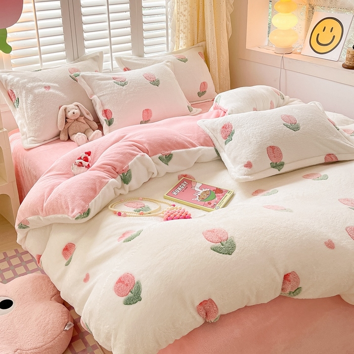 91家纺网 家纺一手货源 找家纺 川悦生活 2025新款立体雪花绒印花大床四件套系列一场景一 小郁金