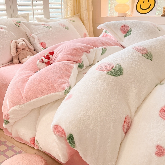 91家纺网 家纺一手货源 找家纺 川悦生活 2025新款立体雪花绒印花大床四件套系列一场景一 小郁金