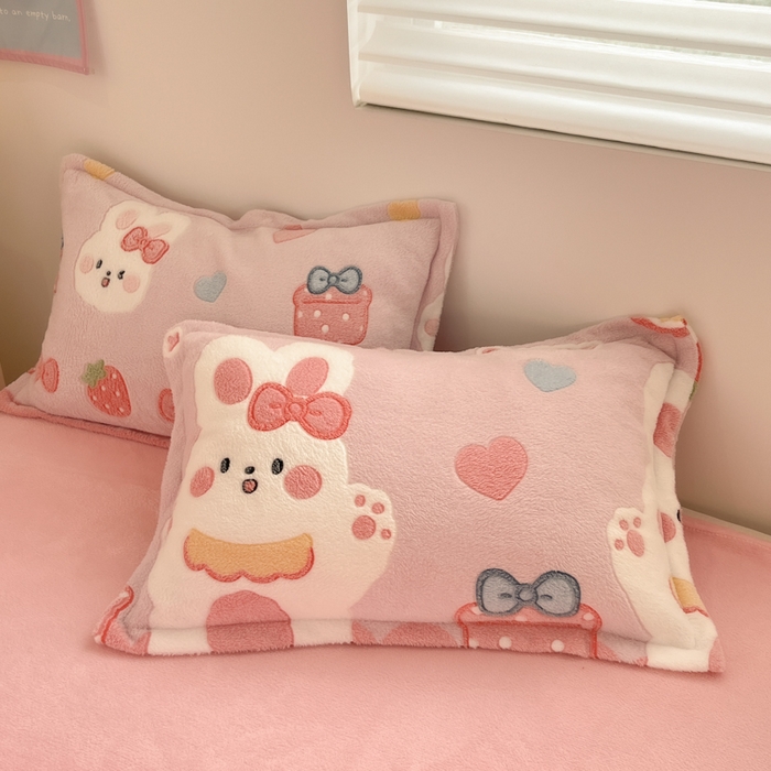 91家纺网 家纺一手货源 找家纺 川悦生活 2025新款立体雪花绒印花大床四件套系列一场景一 幸福甜兔