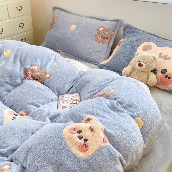 91家纺网 家纺一手货源 找家纺 川悦生活 2025新款立体雪花绒印花大床四件套系列一场景一 熊小巴