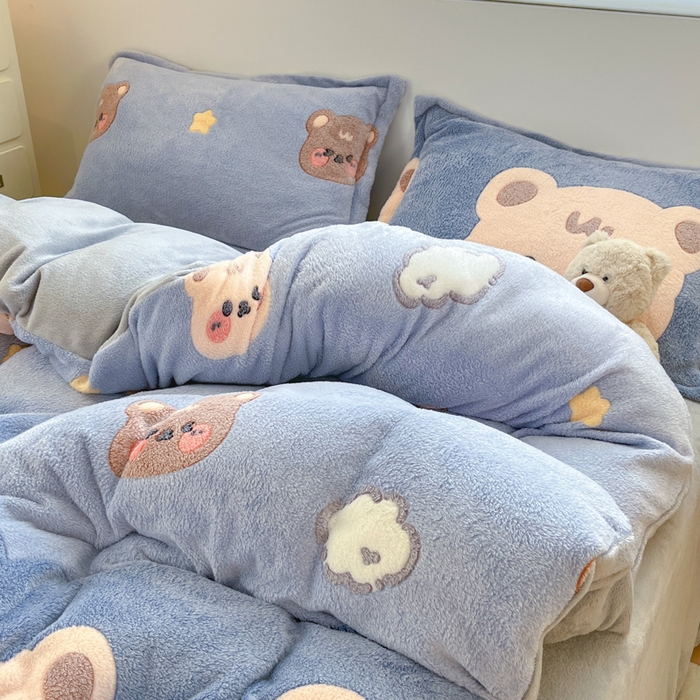 91家纺网 家纺一手货源 找家纺 川悦生活 2025新款立体雪花绒印花大床四件套系列一场景一 熊小巴