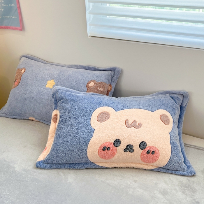 91家纺网 家纺一手货源 找家纺 川悦生活 2025新款立体雪花绒印花大床四件套系列一场景一 熊小巴