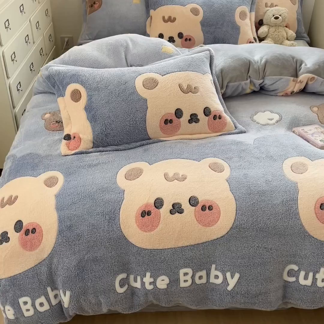 91家纺网 家纺一手货源 找家纺 川悦生活 2025新款立体雪花绒印花大床四件套系列一场景一 熊小巴