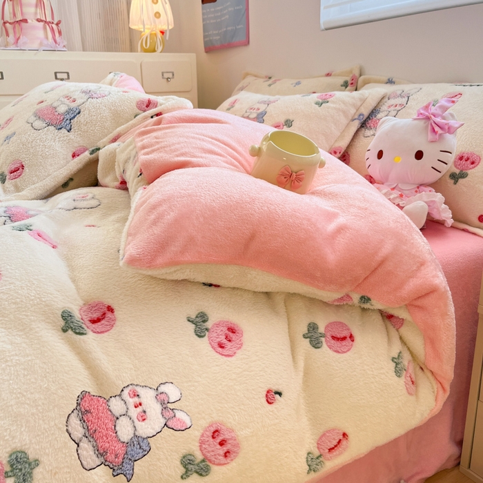 91家纺网 家纺一手货源 找家纺 川悦生活 2025新款立体雪花绒印花大床四件套系列一场景一 郁金奶兔