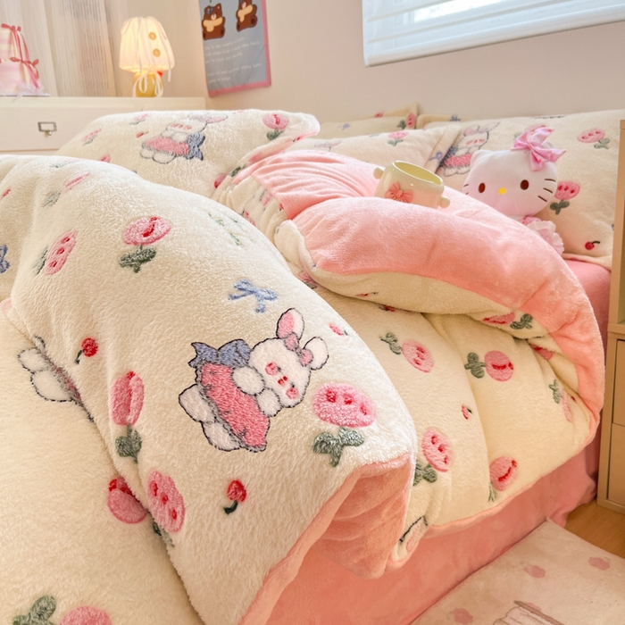 91家纺网 家纺一手货源 找家纺 川悦生活 2025新款立体雪花绒印花大床四件套系列一场景一 郁金奶兔