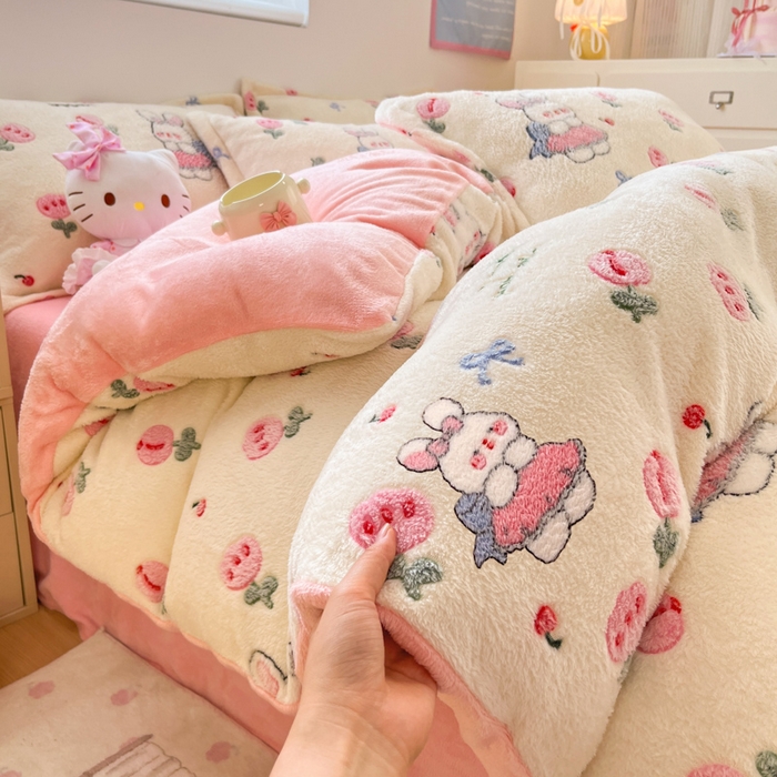 91家纺网 家纺一手货源 找家纺 川悦生活 2025新款立体雪花绒印花大床四件套系列一场景一 郁金奶兔