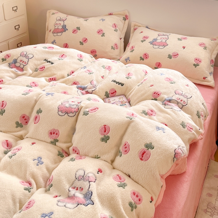 91家纺网 家纺一手货源 找家纺 川悦生活 2025新款立体雪花绒印花大床四件套系列一场景一 郁金奶兔