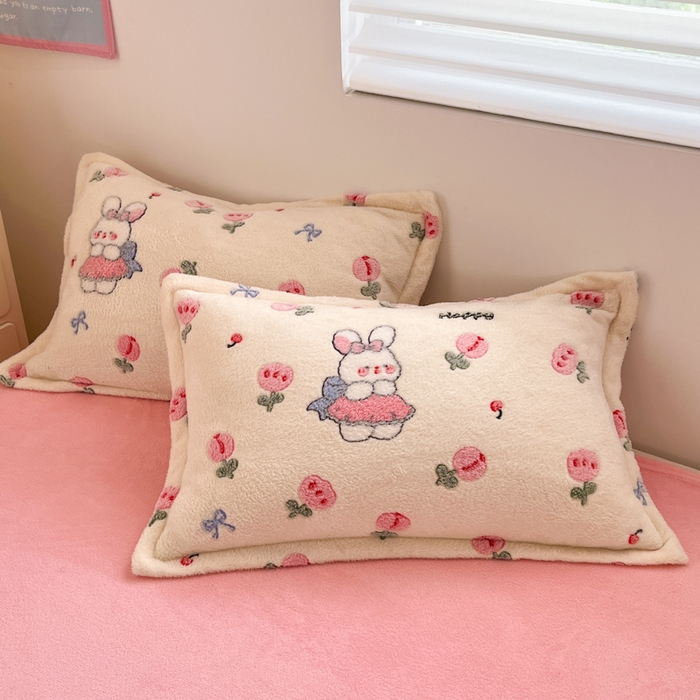 91家纺网 家纺一手货源 找家纺 川悦生活 2025新款立体雪花绒印花大床四件套系列一场景一 郁金奶兔